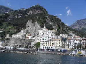 We are continually refining and adding to our portfolio of Short-Breaks in Italy. All our short breaks are presented with photos and descriptions taken and selected by us personally to give an impression as true to the reality as we can, in partnership with local family run hotels and guest houses. These are genuine Short Breaks researched and chosen by people living locally.